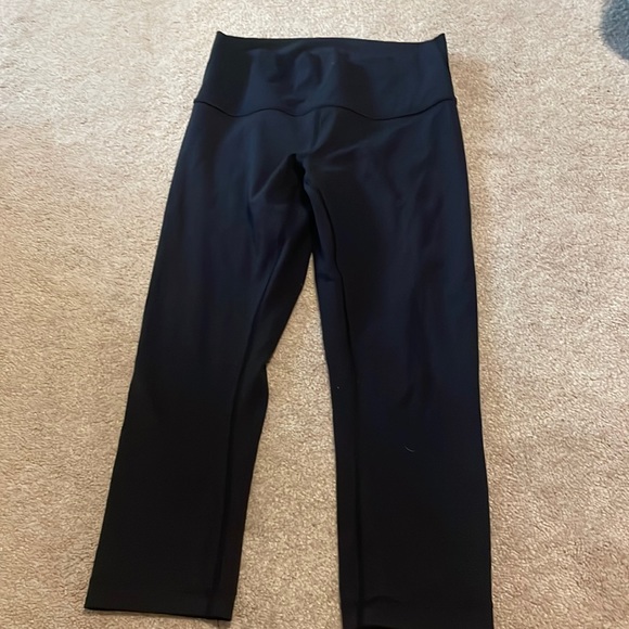 Size 8 VGUC Lululemon leggings - black - Picture 1 of 4